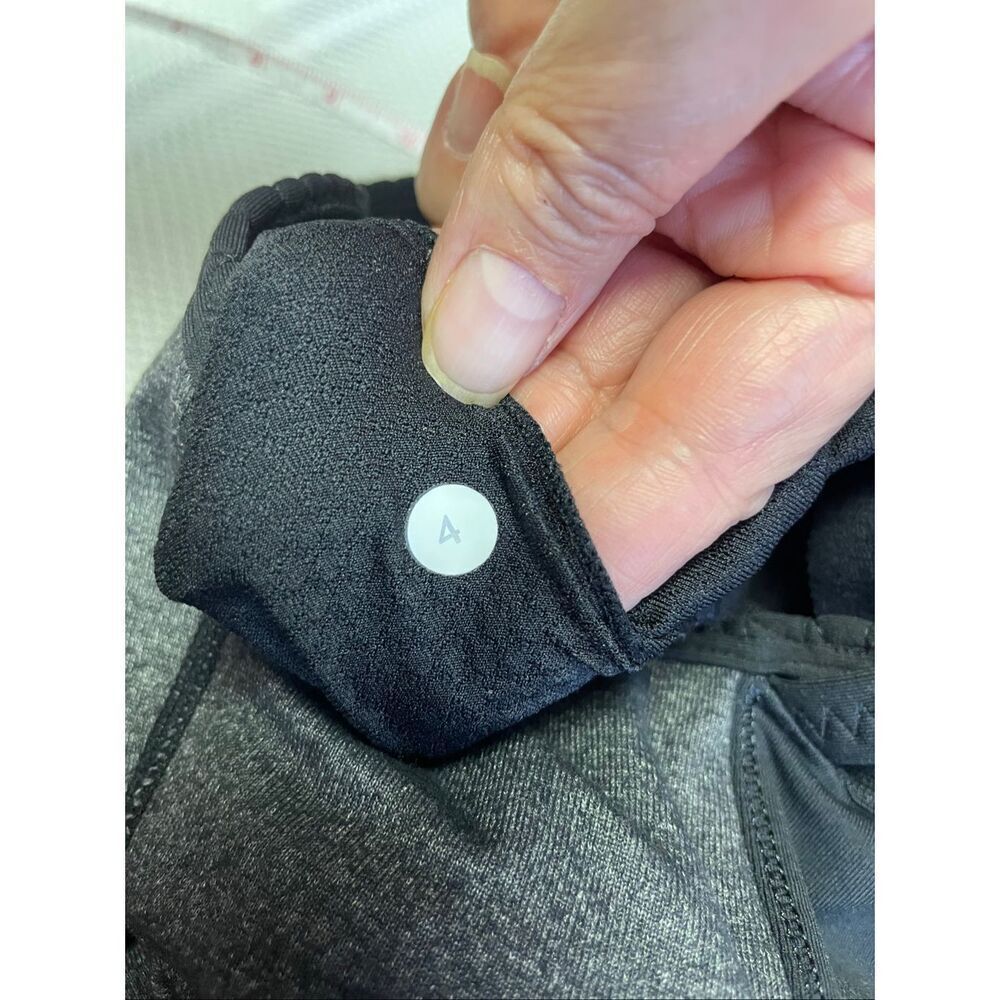 Lululemon Power Technique Black and Gray Top Size 4 - Picture 9 of 9